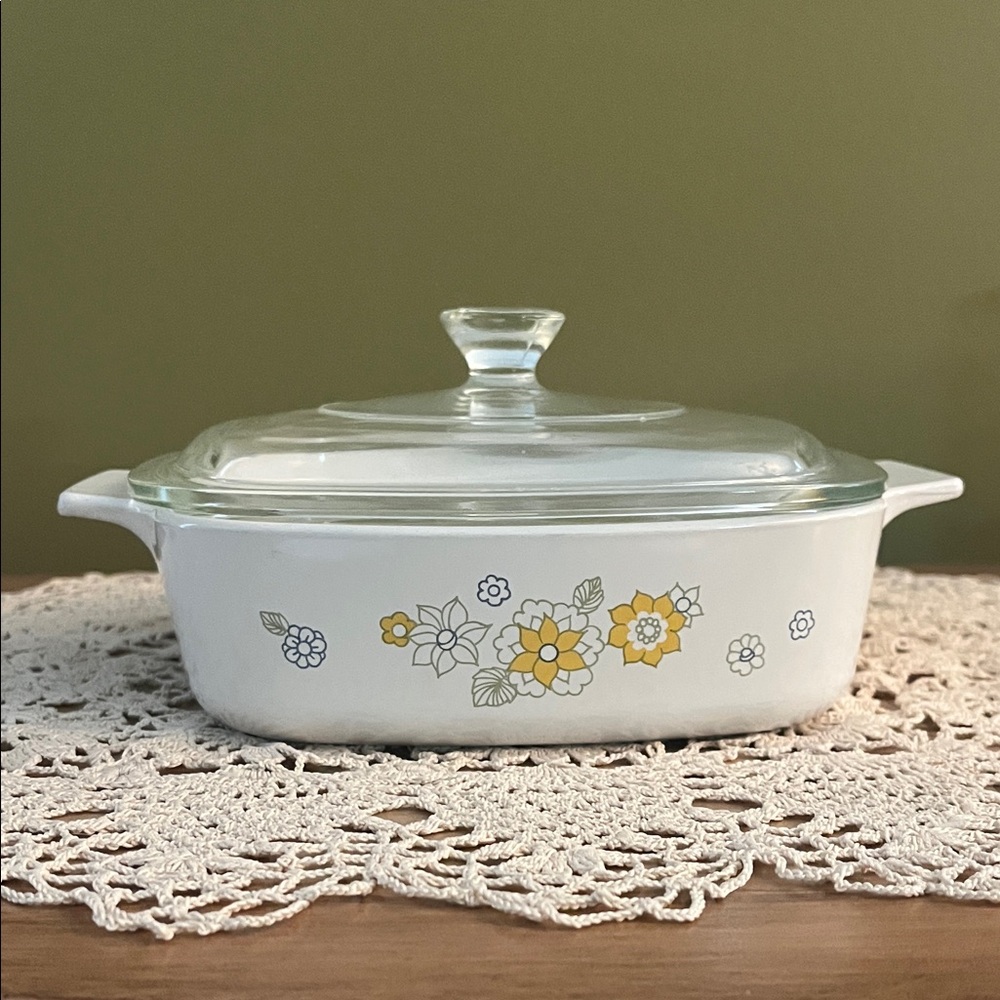RARE corningware, floral bouquet pattern 1 QUART SIZE